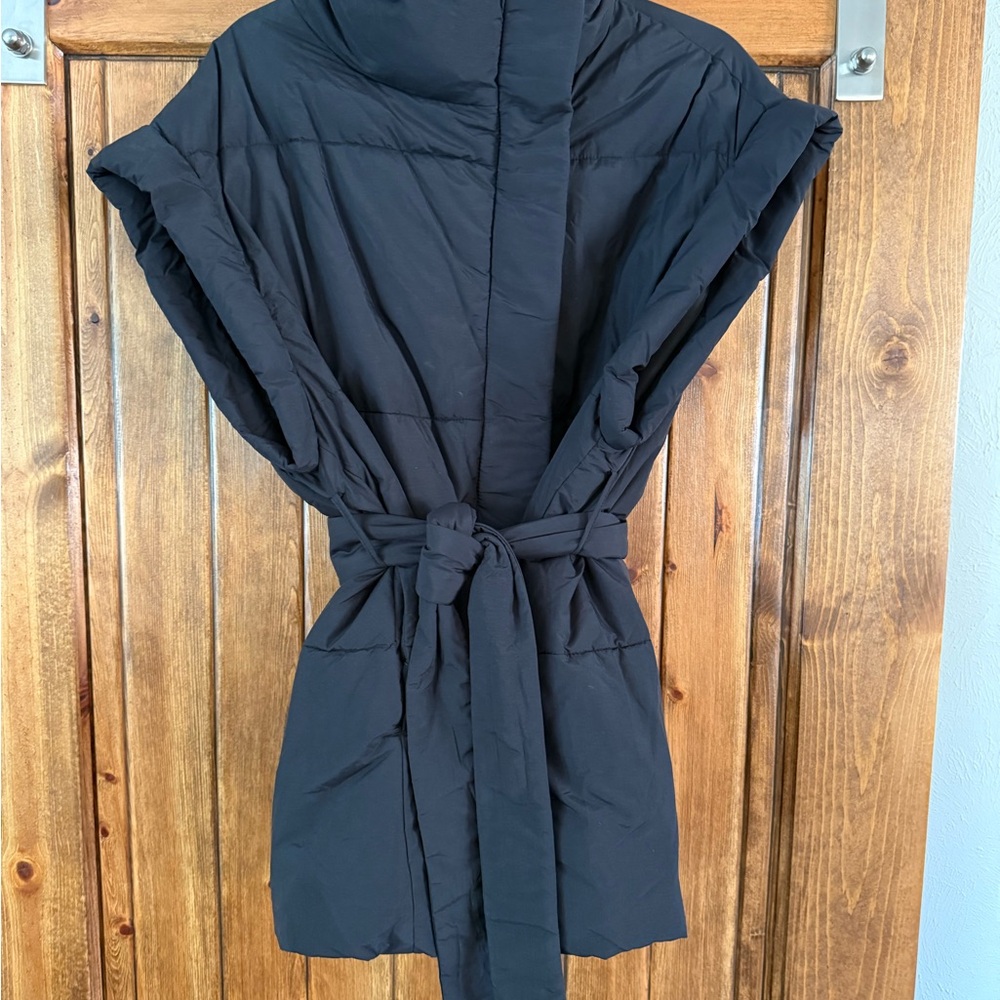 GAP Duvet Wrap Puffer Vest